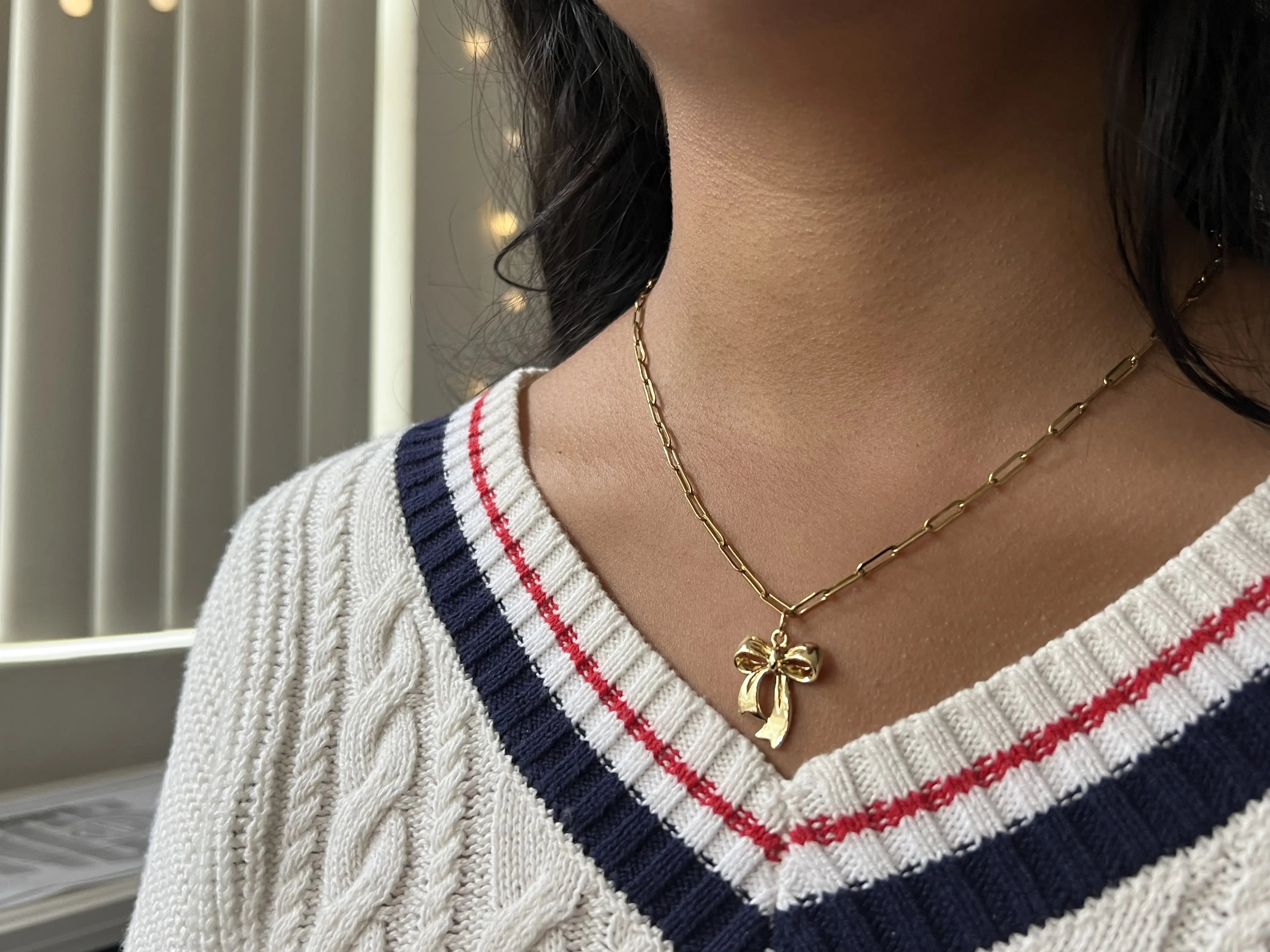 18K Gold Bow Jewelry Necklace