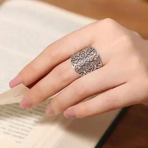 Luxurious Geometric Hollow Out Ring, Fashionable Silver Color Jewelry, Perfect for Parties and Daily Wear, Ideal Gift for Any Occasion