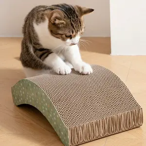 Curved Cat Scratching Post Made of Corrugated Paper, Durable and Anti-Shedding, Designed for Cats to Sharpen Claws