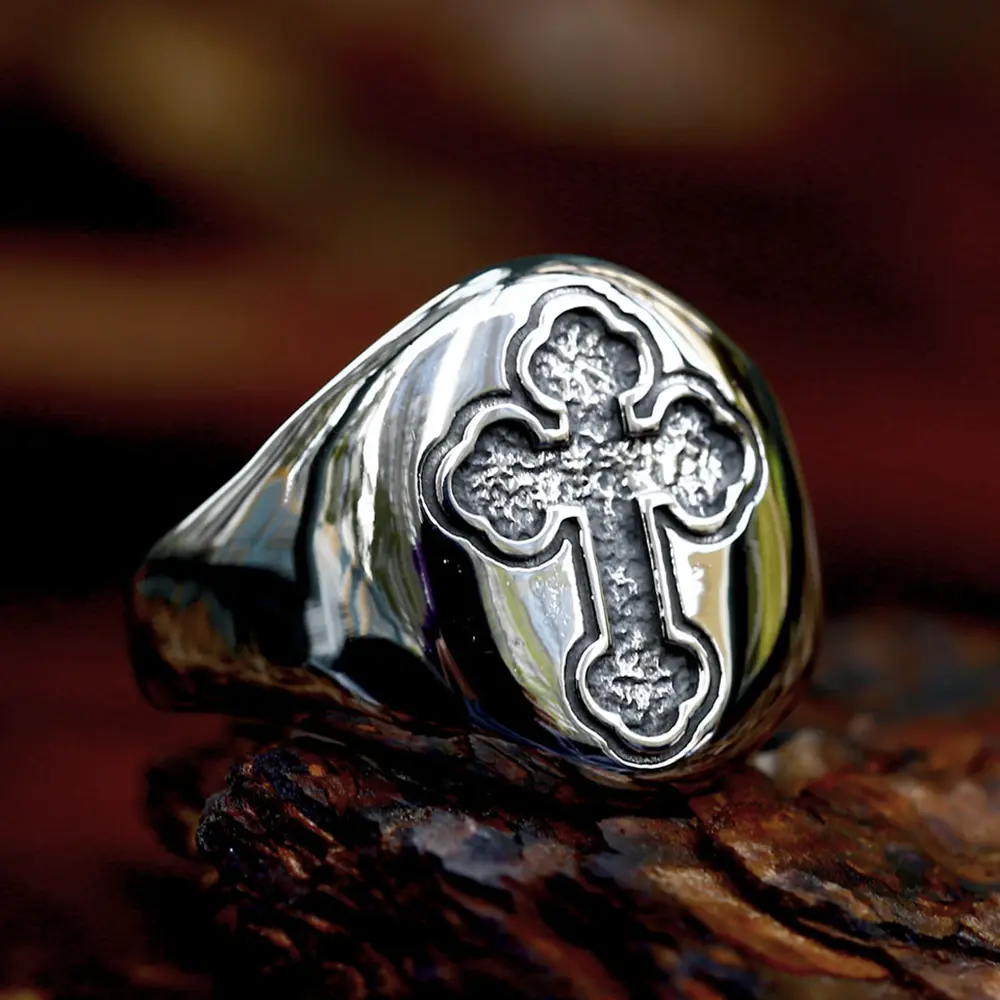 GTHIC Vintage Stainless Steel Signet Ring Engraved with Shield Cross Pattern Retro Faith Unisex Statement Jewelry Daily Street Outfits & Church Occasions