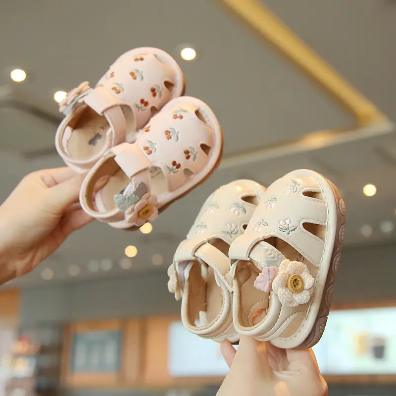 Baby Girls' Princess Style Closed-Toe Walking Sandals - Soft Sole, Breathable Hollow Cutouts, Infant Sizes Including Size 16 (Inner Length 11.5cm) for Toddlers, Closed Toe Fit