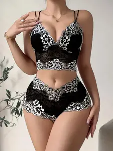 Soft Breathable Lace Camisole Lingerie 2 Piece Set, V Neck Wireless Floral Lace Intimate Set For Daily & Date Wear Womenswear Elegant