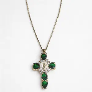 Vintage Emerald Green Cross Necklace for Women, 45cm Adjustable (23-25cm Fastened) 10g Tarnish Resistant Crystal Guadalupe Pendant Necklace, Perfect Faithful Gift for Her, Mom & Friends
