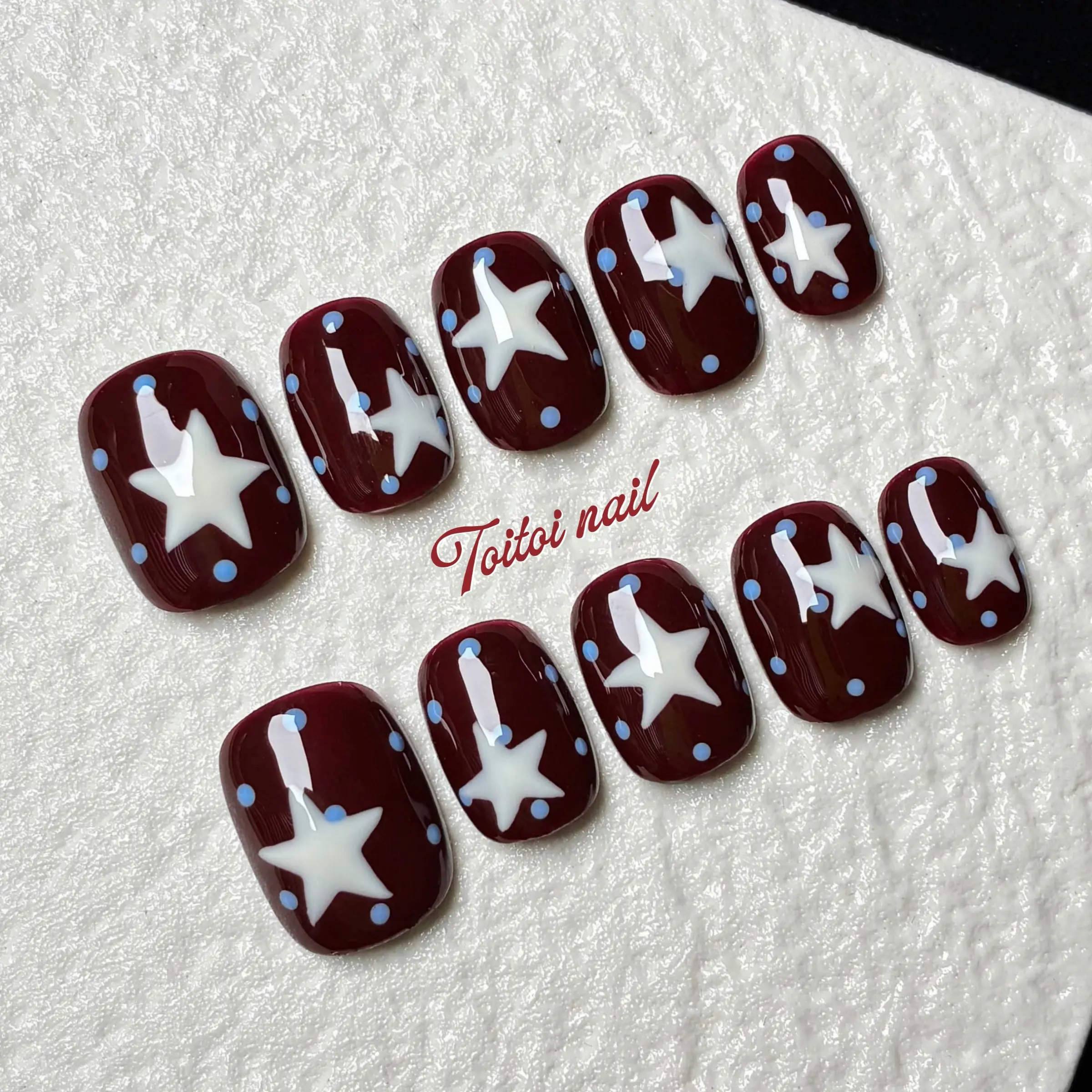 Burgundy Star Handmade Press-On Nails, Handmade Stylish Acrylic Nails, Short Square Shape, 10pcs Handmade, Retro Edgy Style, Burgundy Base & White Star Accents, High Gloss Finish, Reusable DIY Nail Set for Fall, Trendy Bold Look