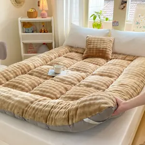1pc Pure Color Rabbit Fur Ultra Soft Warm Thick Mattress, Milk Wool Fabric, Foldable, Suitable for Bedroom, Dormitory, Car Hotel