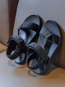 Summer Sandals Adjustable Velcro Strap, Lightweight Comfortable Beach Shoes for Boys and Girls, Kindergarten Wear-Resistant