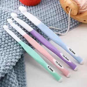 4pcs Knitting Needle Set, 8mm To 15mm Crochet Hook With Handle, DIY Yarn Weaving Tools For Knitting Blanket, Shawl And Carpet