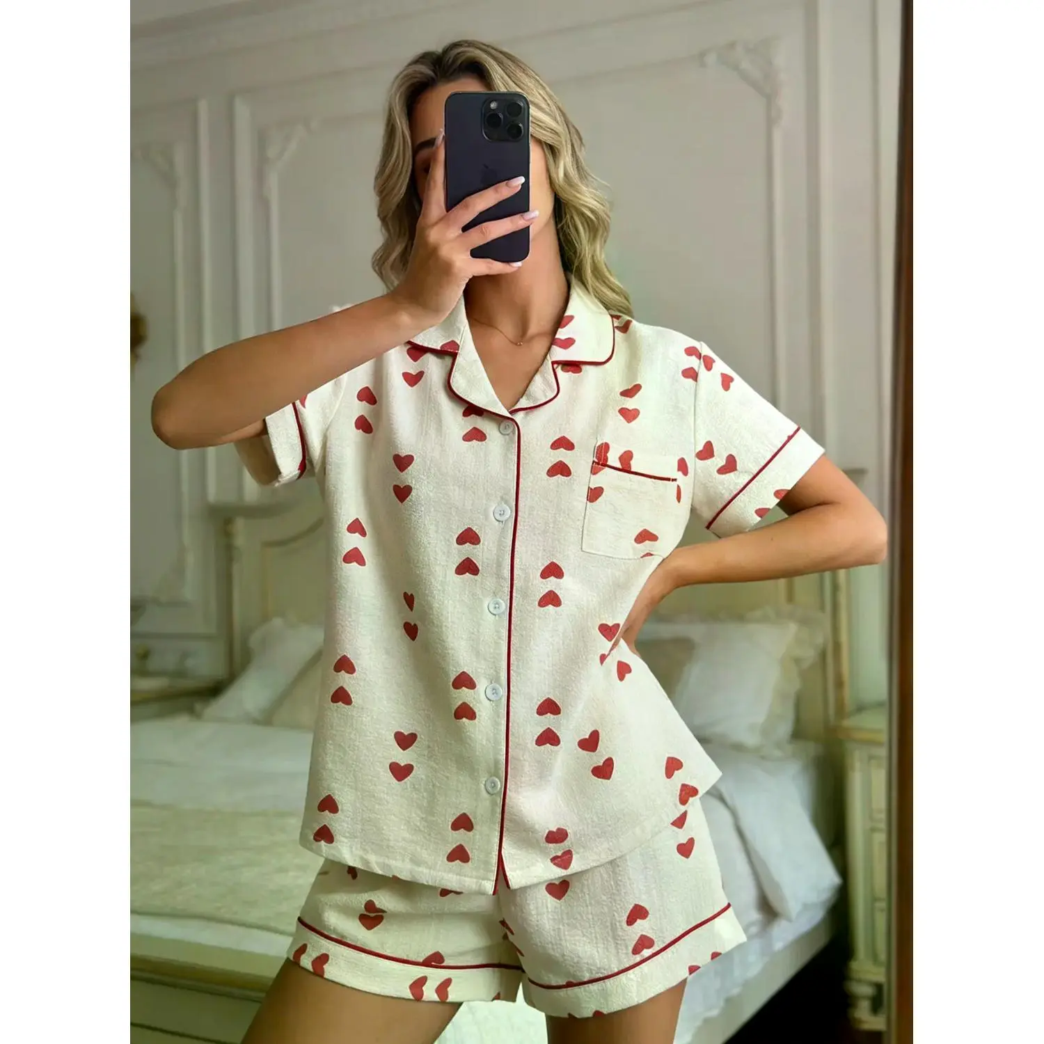 Charming Heart Print Women's Pajama Set: Short Sleeve Cardigan and Shorts, Comfortable All-Season Sleepwear, Cozy Loungewear