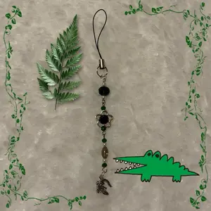 Handmade Alligator Phone Charm or Keychain Accessory with High Quality Beads, Includes Flower and Crocodile Design