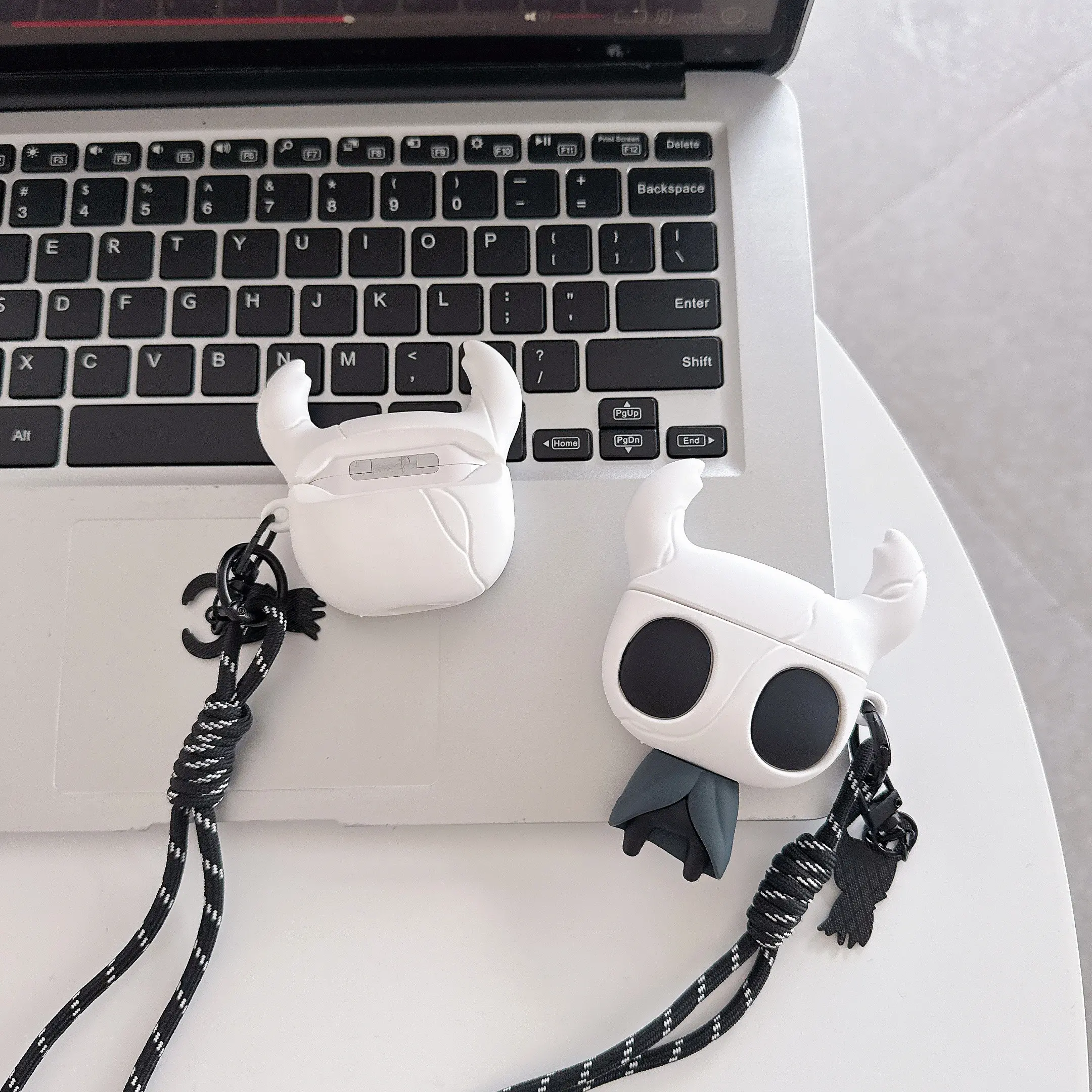 Personalized Apple Bluetooth-compatible Earphone Case AirPods Pro3 Hollow Knight Silk Song Compatible with AirPods Pro2 Soft Durable Shell Dust Plug Protection Aesthetic Audio