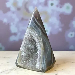 Diamond Shaped Agate and Amethyst Tower