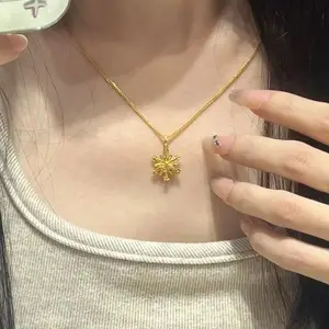 Gold Snowflake Pendant Necklace for Women, 2025 New Design, Chic Fashion Collarbone Chain Jewelry DZXL3864