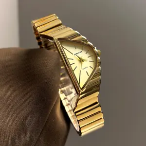 Women's Vintage Half-Moon Dial Watch, Fashionable Quartz Ladies' Watch, Perfect Gift for Women, Ideal for Holidays and Daily Wear