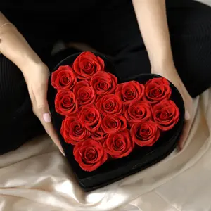 16 Red Roses in Heart Shaped Velvet Box - Heart Flowers Decorative Flower Bouquet Rose Forever Heart Shaped Roses Birthday Anniversary Girlfriend Gift Preserved Roses Valentine's Day Gift eternal  flower
