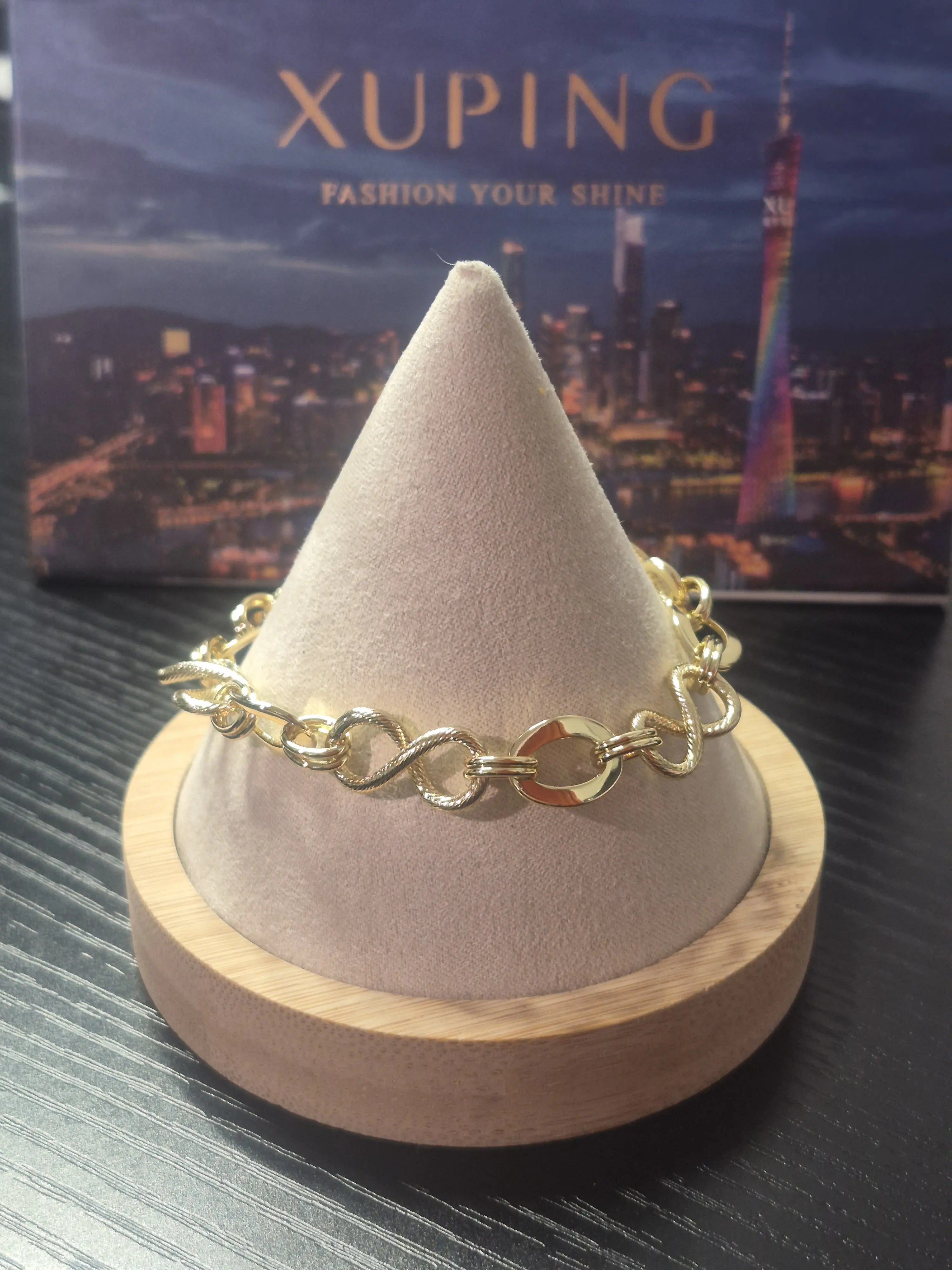 14K Laminated Gold Infinity Link Bracelet – Xuping Designer Style (Gold Finish)