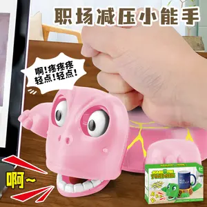 Press-to-Frighten Turtle Coaster with Funny Sound Effects Googly-Eyed Turtle Hilarious Stress-Relief Ornament Decompression Toy