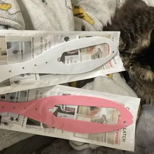 3Pcs Cat Door Holder Latch Larger Cat Door Alternative to Keep Dogs Out of Cat Litter Boxes and Food with 5 Adjustable Sizes Strap 2.5-6" Wide Fast Latch Strap Let's Cats in Easy to Install