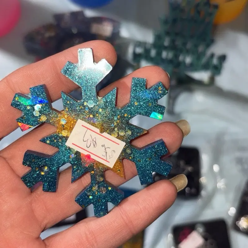 Resin Snowflake Ornament - Blue Glittered Design with Sparkling Accents for Festive Decor