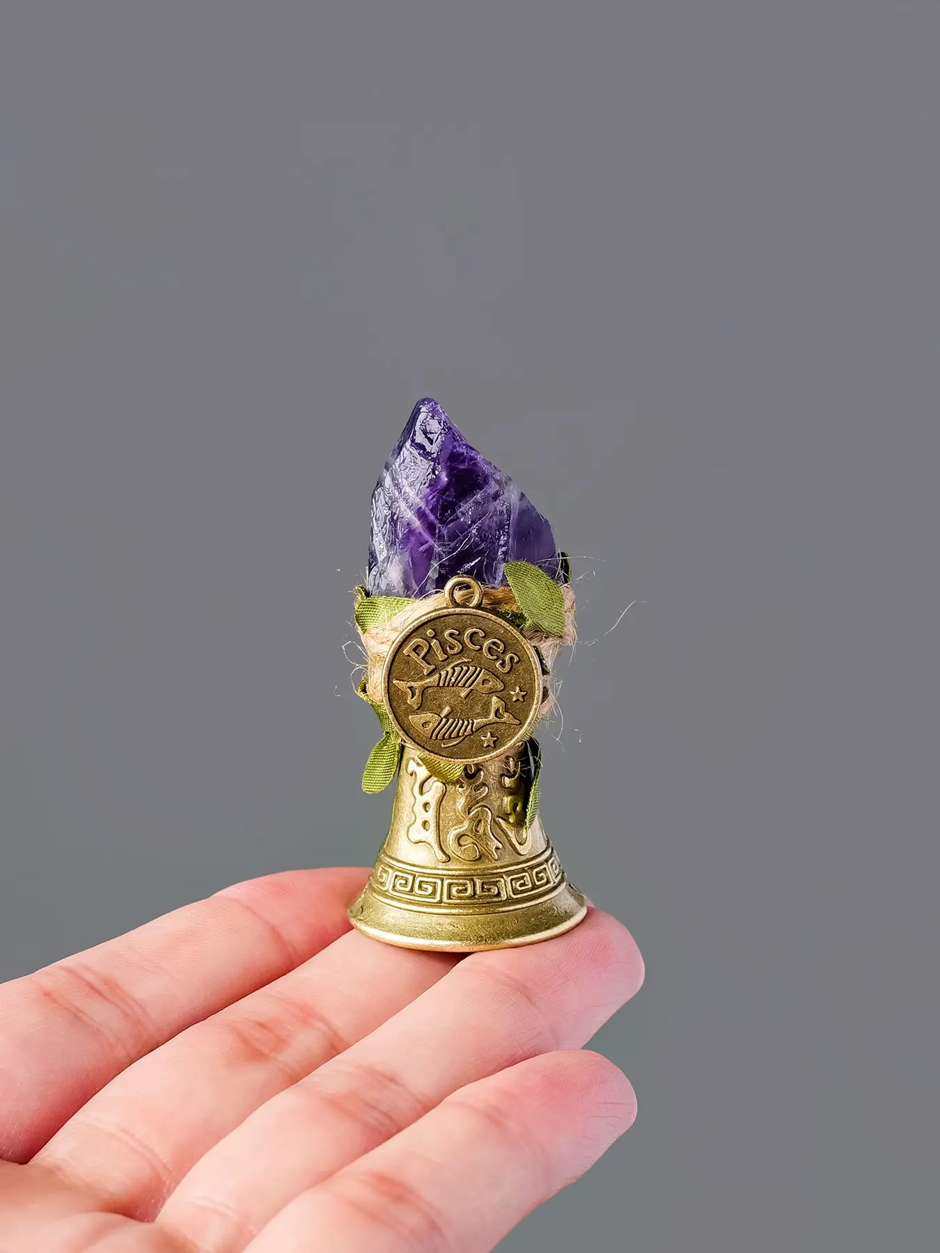Natural Crystal Zodiac Bell Charm, 12 Unprocessed Crystal Bells, Ideal for Meditation Ornament, Personal Gifts, Home Decor