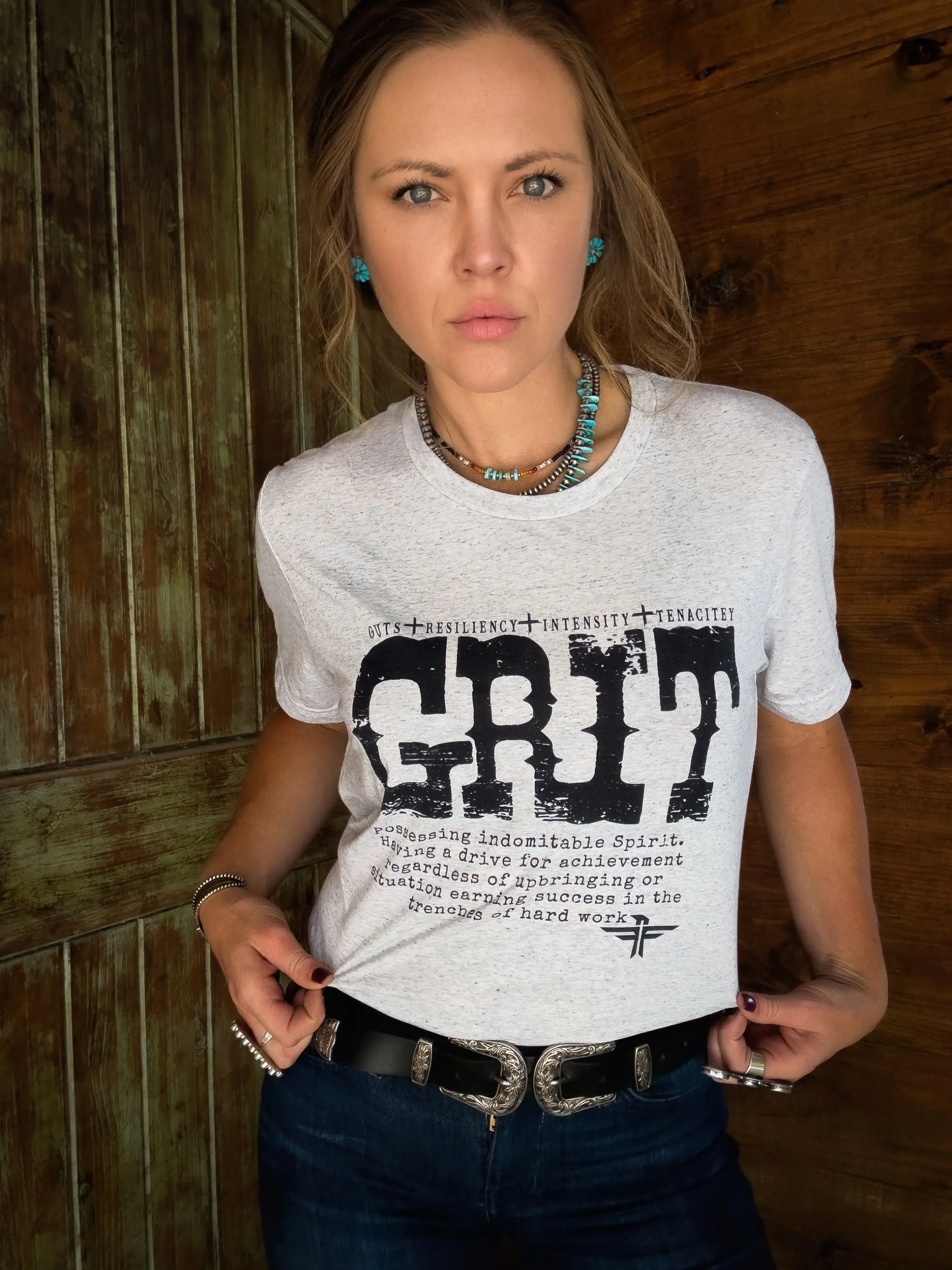 Grit T-Shirt - Fitted Women's Top with Graphic Print, Short Sleeve, and Casual Style for Streetwear