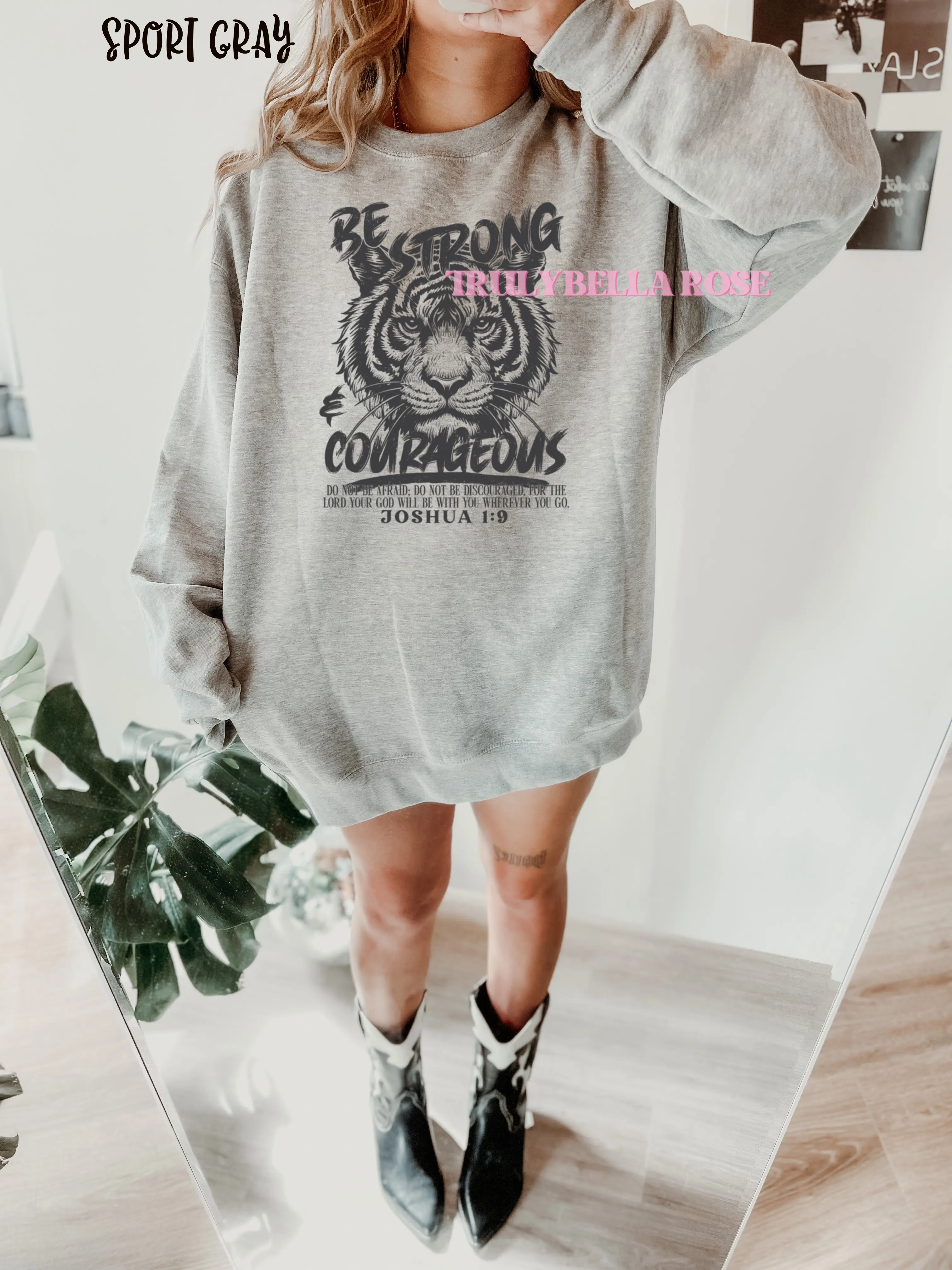 Be strong and courageous sweatshirt, Gildan sweatshirt, bible verse  sweatshirt, faith sweatshirt