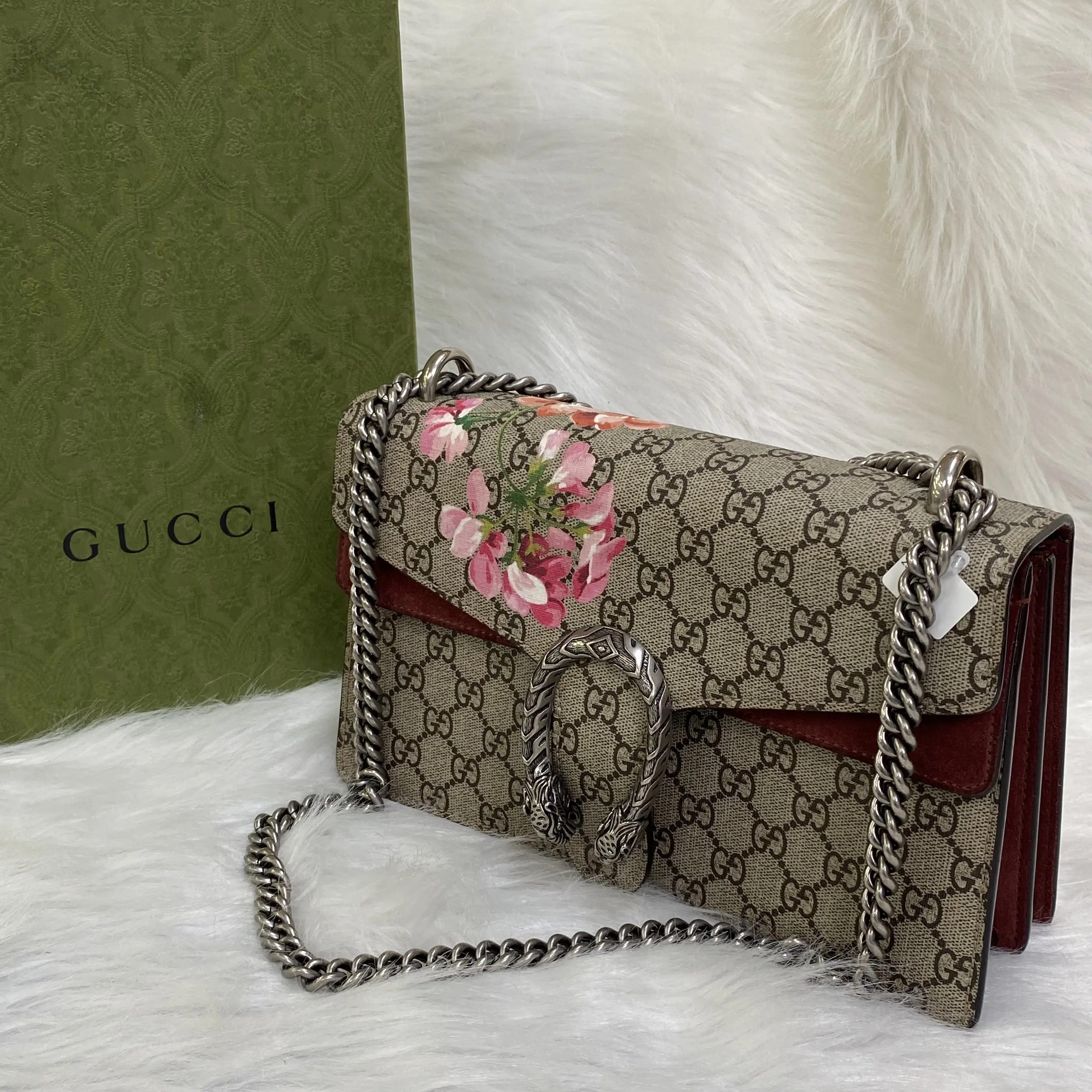 Pre-owned GUCCI leather Shoulder Bags Dionysus GG Supreme Medium Shoulder Bag