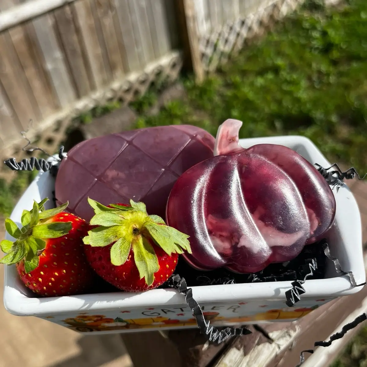 Strawberry Natural Soap for Moisturizing and Soothing Skin, Suitable for All Skin Types including Sensitive Skin and Babies