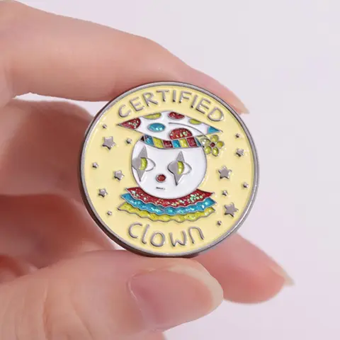 1 Piece Clown Pattern Round Shaped Lapel Alloy Brooch Pin, Cute Casual Cartoon Badge, Clothes Accessories for Men & Women, Fashion Accessory