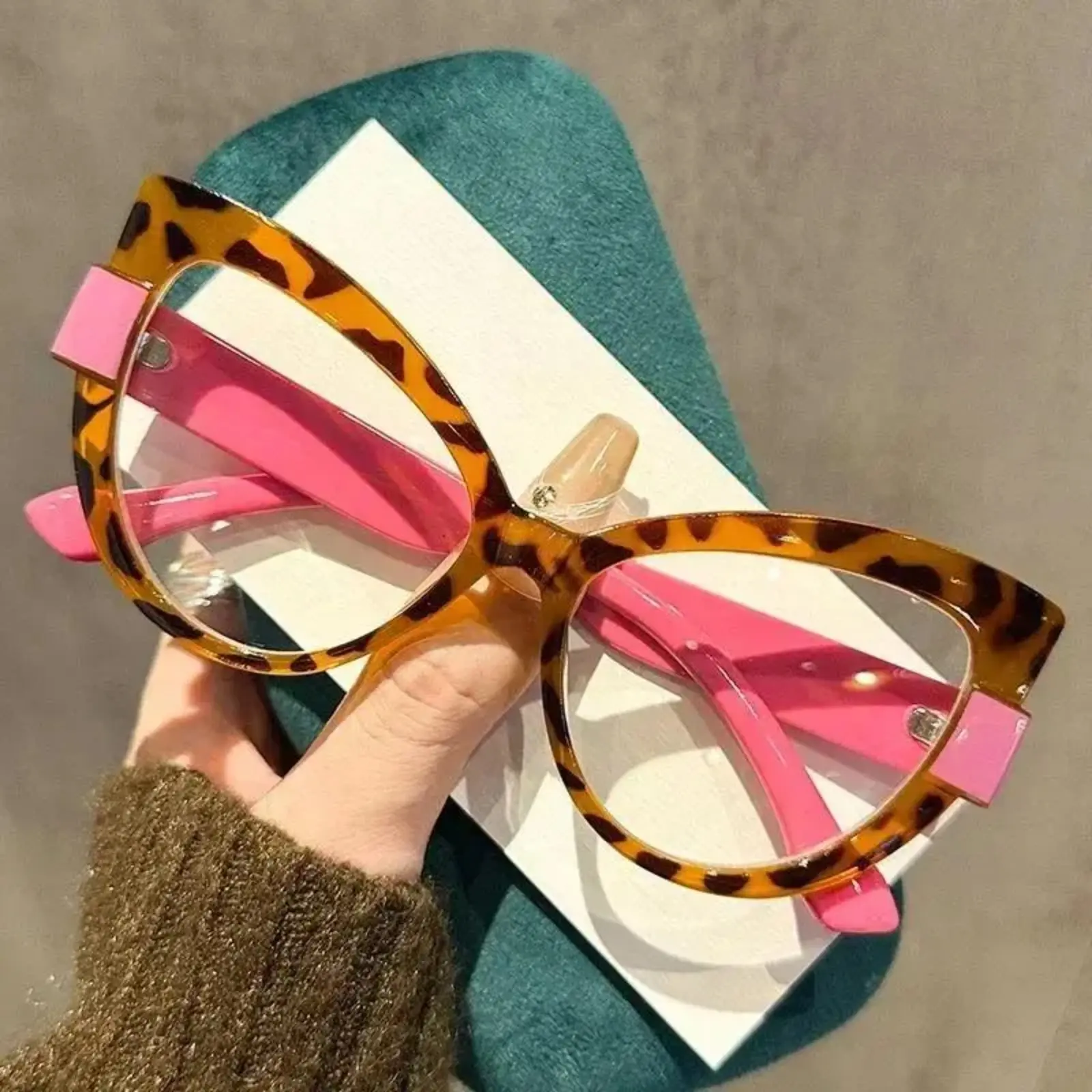 Fashionable Frames Glasses - Unisex Anti-Blue Light Cat Eye Large Frame Eyewear, Multicolor Sports Eye Protection for Office Work, Computer Use