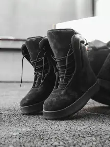Men's All-Black Fleece-Lined High-Top Casual Boots, Minimalist Warm Style, Fleece Lining + Lace Adjustment + Non-Slip Platform Sole, All-Black Versatile, Warm & Comfortable , Ideal for Winter Daily Outfits & Leisure Outings