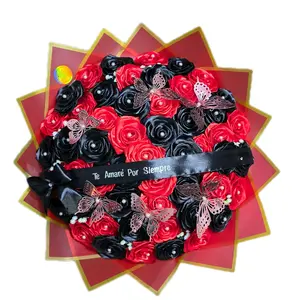 Te amaré por siempre. 50 rosas eternas rojas y negras, 6 mariposas y listón personalizado.