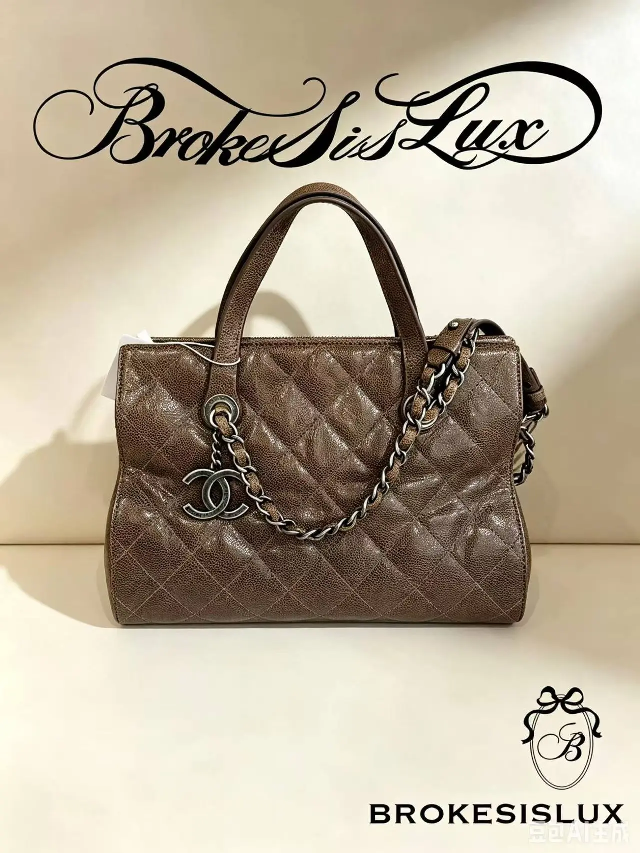 Pre-owned CHANEL Fashionable Quilted Brown Leather Tote Silver Chain, CC Logo, Casual Office Handbag, Daily Commuter Bag, Quilted Bags for Everyday & Work Use