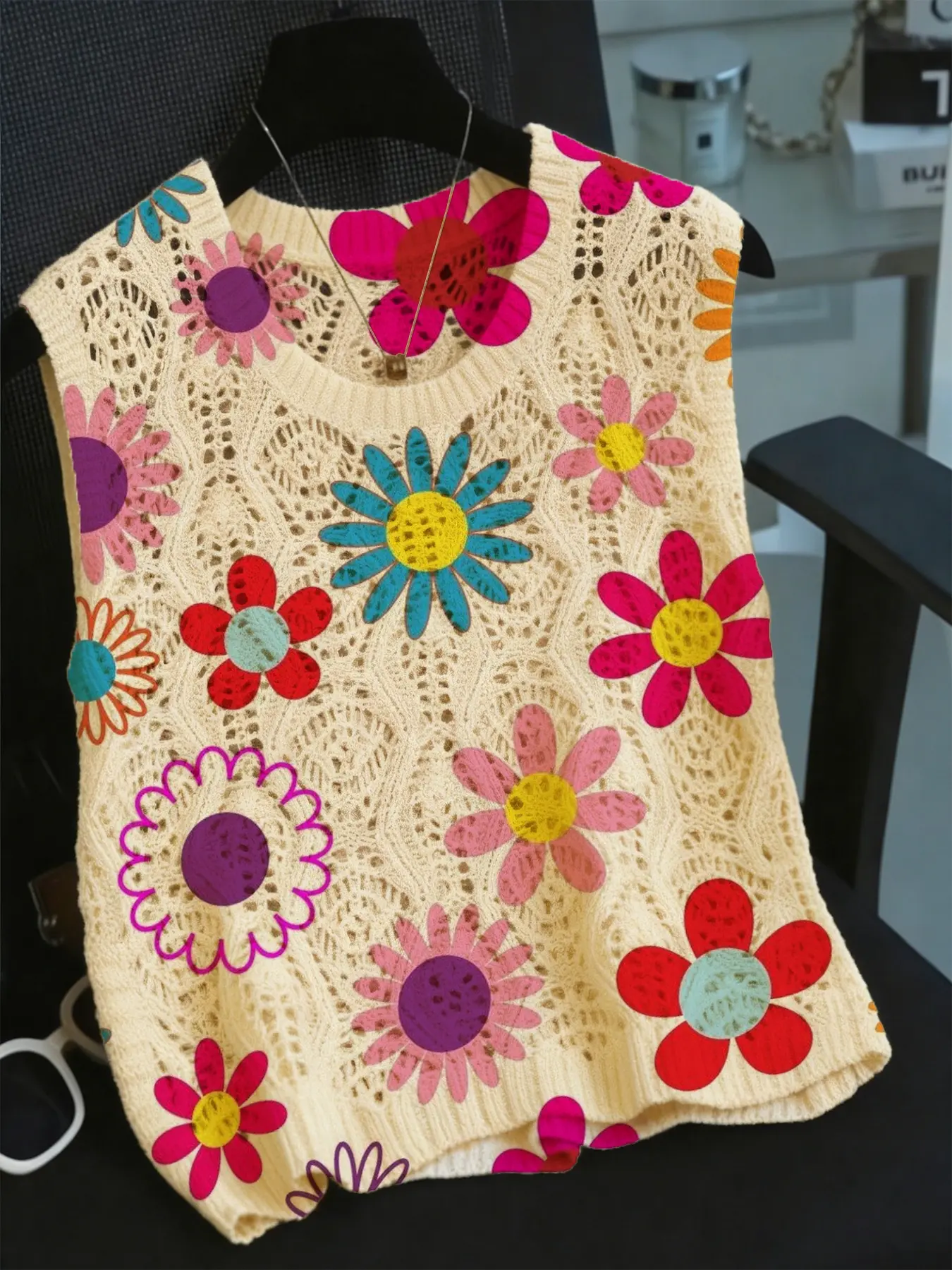 Women's Animal Print Sleeveless Knit Sweater Vest, Round Neck Hollow Out Design, Casual Breathable Top for Spring Summer Fall