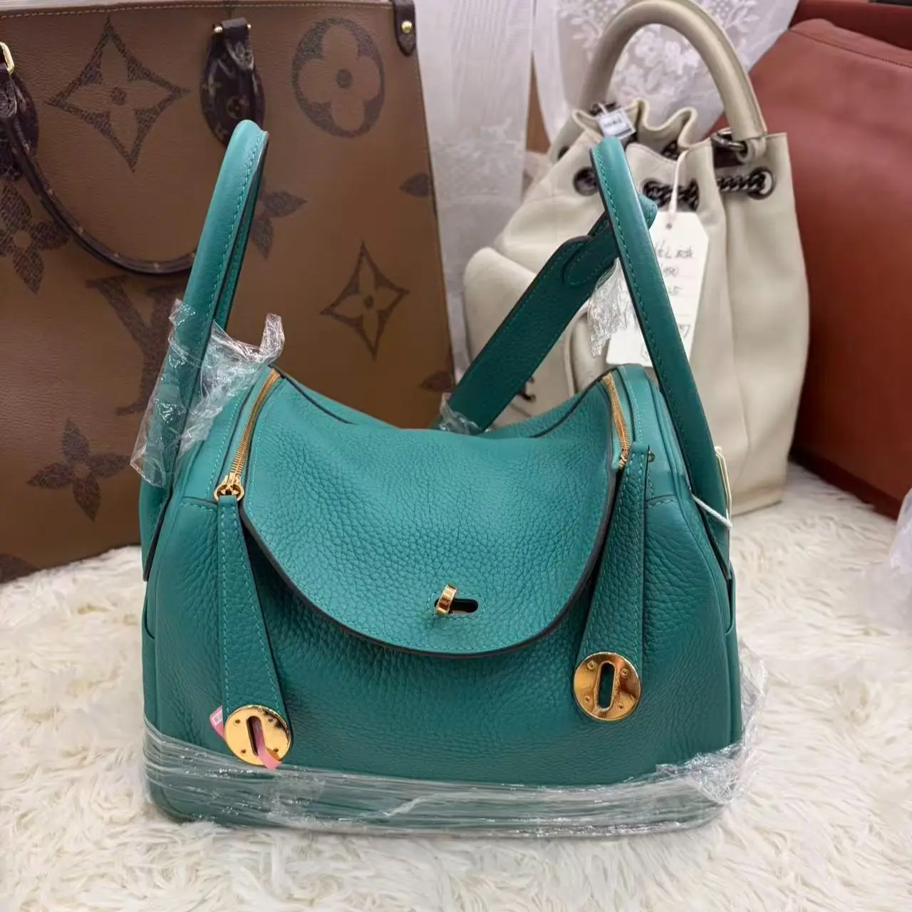 Pre-owned HERMÈS hermes lindy