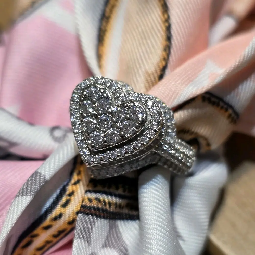 S925 Heart Shape Ring with Sparkling Look, White Zirconia Stones, Ideal for Special Occasions or Everyday Wear, Thoughtful Gift for Jewelry Lovers