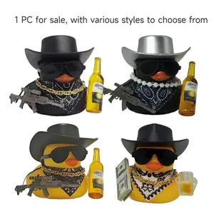 Cool Cartoon Car Duck Decoration, Dashboard Decorative Accessories, Fun Rubber Duck with Cowboy Hat, Office Desk Ornament, Car Desktop Decor