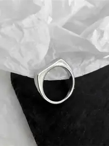 ZYNE Minimalist Stainless Steel Promise Ring for Her & Him, Asymmetrical Design Simple Engagement Ring, Wedding Promise Rings, Fashion Women & Male Accessories As Gift, Vintage Rings Jewelry for Both Men & Women
