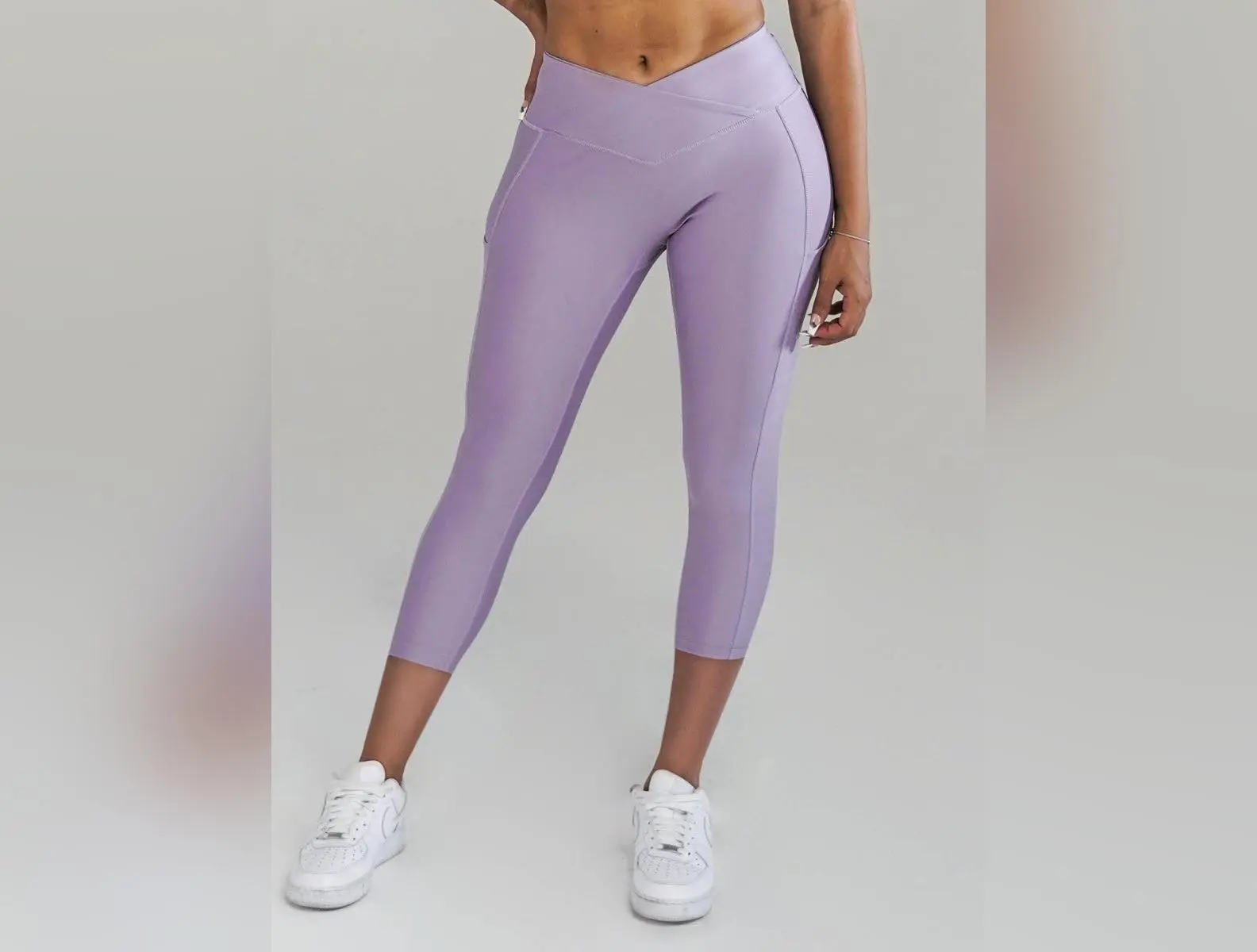 Pristine Pocket Capri Leggings | LILAC