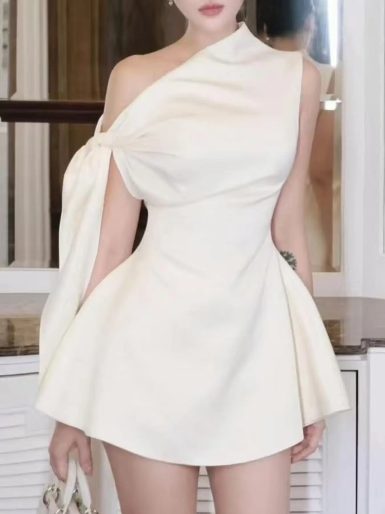 Elegant Chic Women's Solid Color Strapless Sleeveless Mini Dress, Light Tone Summer Style, Minimalist Design, Perfect for Casual Wear, Cocktail Party Dresses, Chic Trendy Dress
