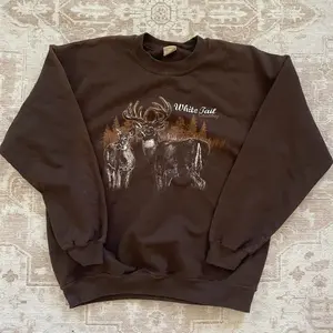 Brown Vintage 90s Crewneck Pullover Sweatshirt with Deer Graphic Wildlife