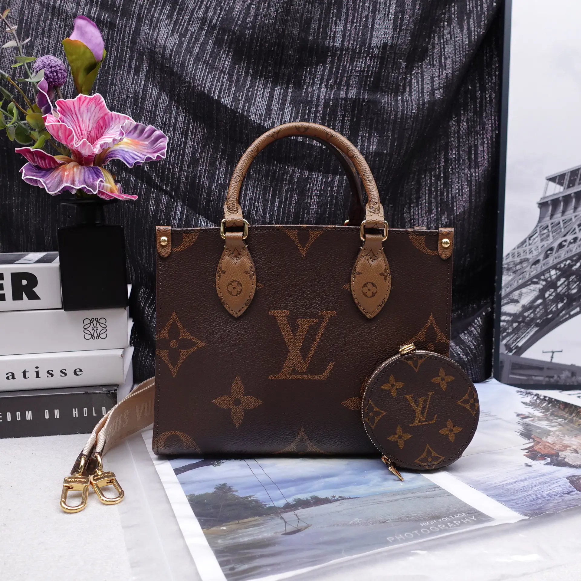 Pre-owned Louis Vuitton Canvas Shoulder Bags Onthego PM Reverse Monogram Coated Shoulder Bag T10312561