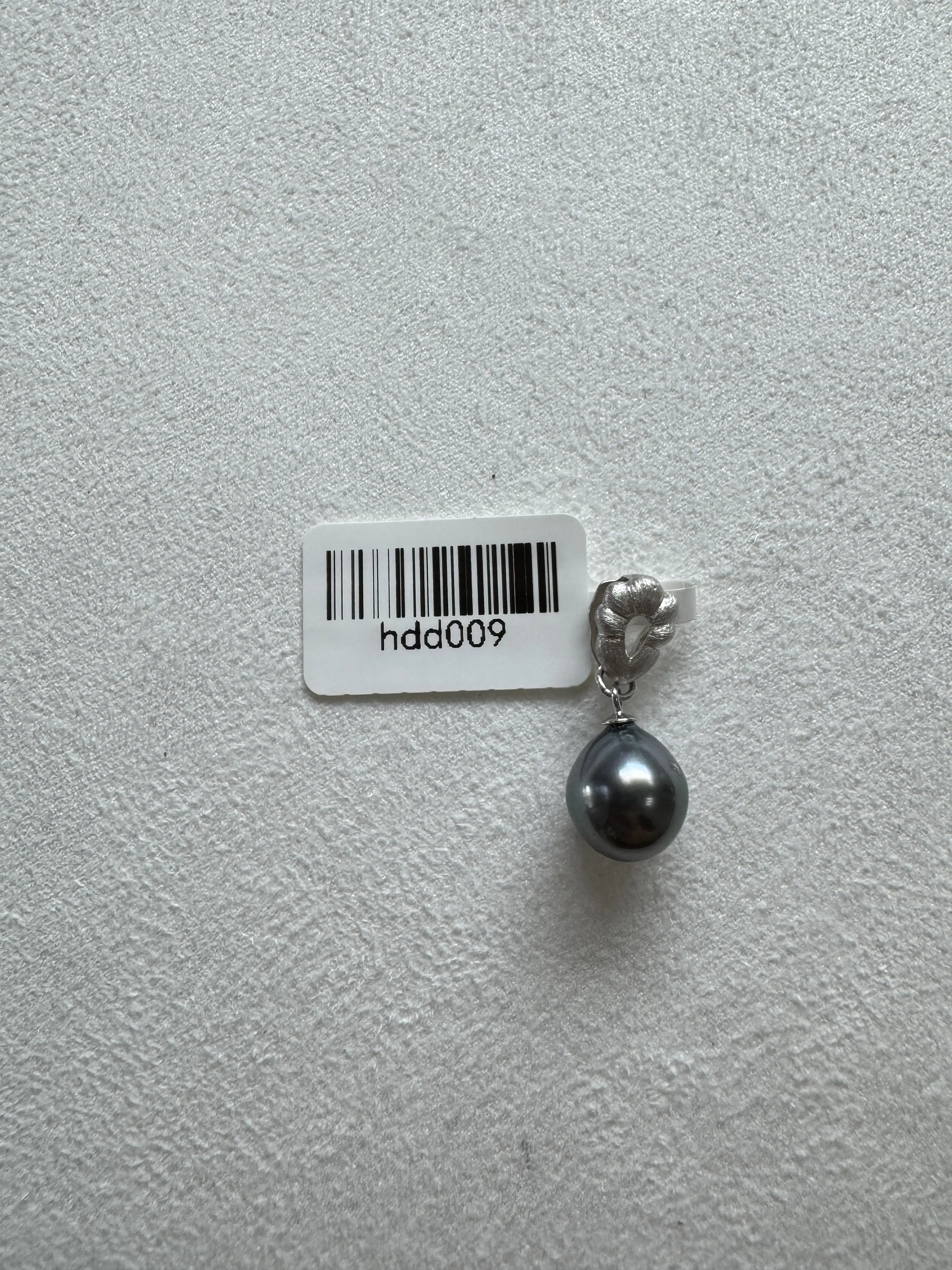 hdd009 Minimalist Dangle Tahitian Black Pearl Pendant With Unique Loop Bail