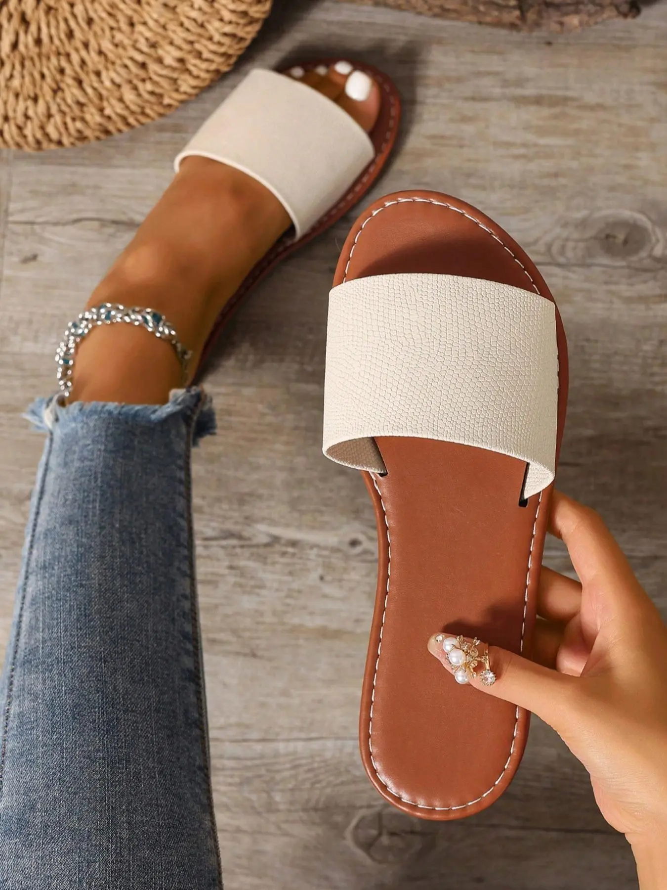 Women's Fashionable Plain Color Slides, Casual Comfortable Flat Slippers for Beach, Outdoor, Daily Wear, Female All-match Slide Shoes for Daily Wear, Girl, Pu Leather Slides, Fashionable Comfy Sandals, Slide Sandal, All Match Sandals, Beach Footwear