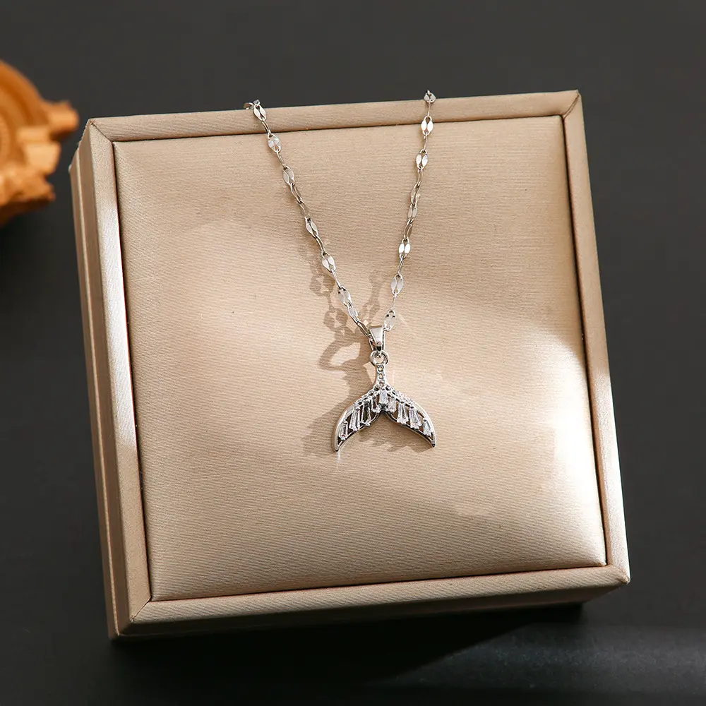 8435-Silver Fish Tail