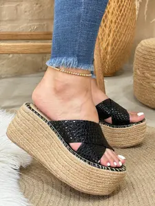 Rapidita Black Glitter Hearts Sandals Handmade Ankle Platforms High-Quality Comfortable Everyday Wear Artisanal Craftsmanship