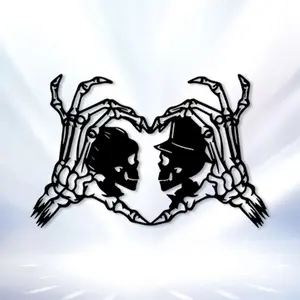 1pc Gothic Victorian Metal Wall Decor, Ornate Skull Hand with Heart Shape, Weather-Resistant Iron for Indoor & Outdoor Use, Macabre Elegant Wall Hanging for Living Room, Ideal Artwork for Halloween & Christmas Decorations