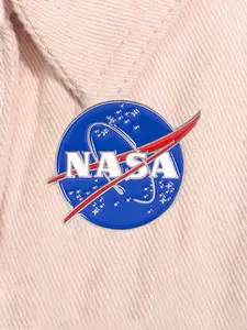 Nasa Enamel Pin National Aeronautics and Space Administration Round Earth Meatball Alloy Brooch Lapel Backpack Badge Fashion Jewelry Accessories Gift for Friends