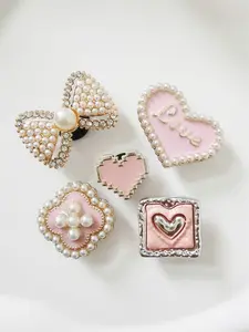 5PCS Shoe Charm Set, Shoe Accessories, Shoe Embellishment Set, Golden Silvery Rhinestone Bowtie ABS Shoe Charms Bling Heart DIY Decorations Pearl Flower Shoe Clips Decor Fit Women Adult Slippers Sandals Xmas, Birthday Party Decor Gifts