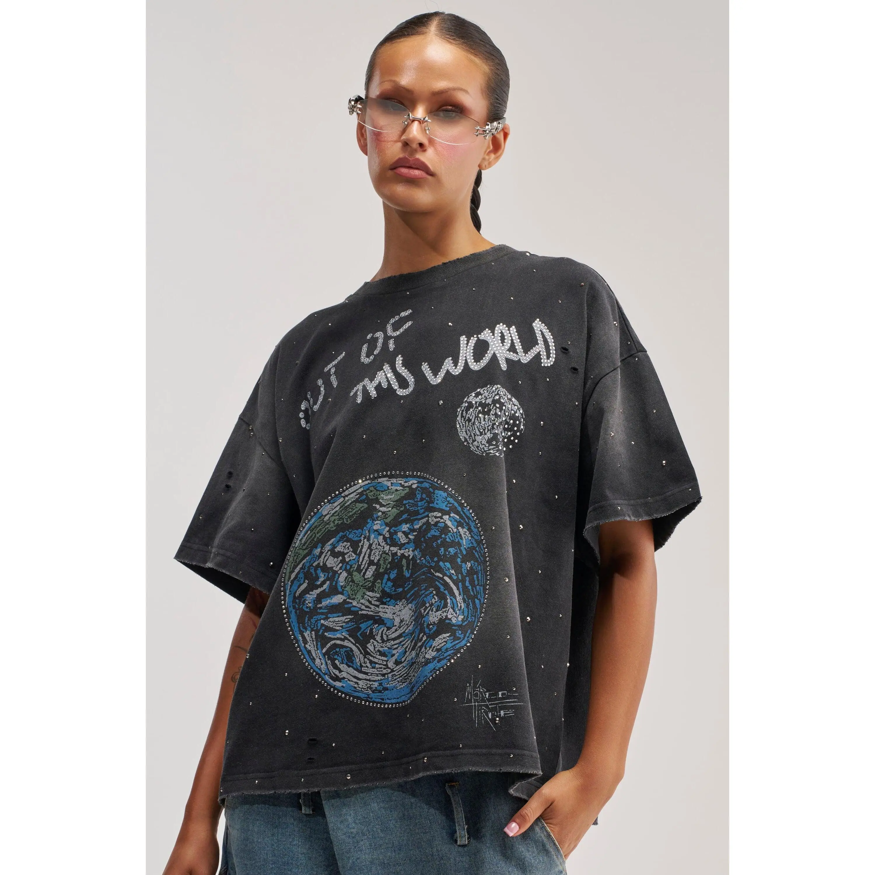 OUT OF THIS WORLD GRAPHIC TEE