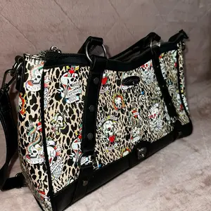 Ed Hardy Skull Crossbody Bag, Stylish Casual Shoulder Bag for Daily Outings